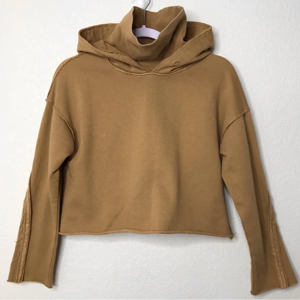 ALO Effortless Crop Hoodie With Turtleneck In Camel